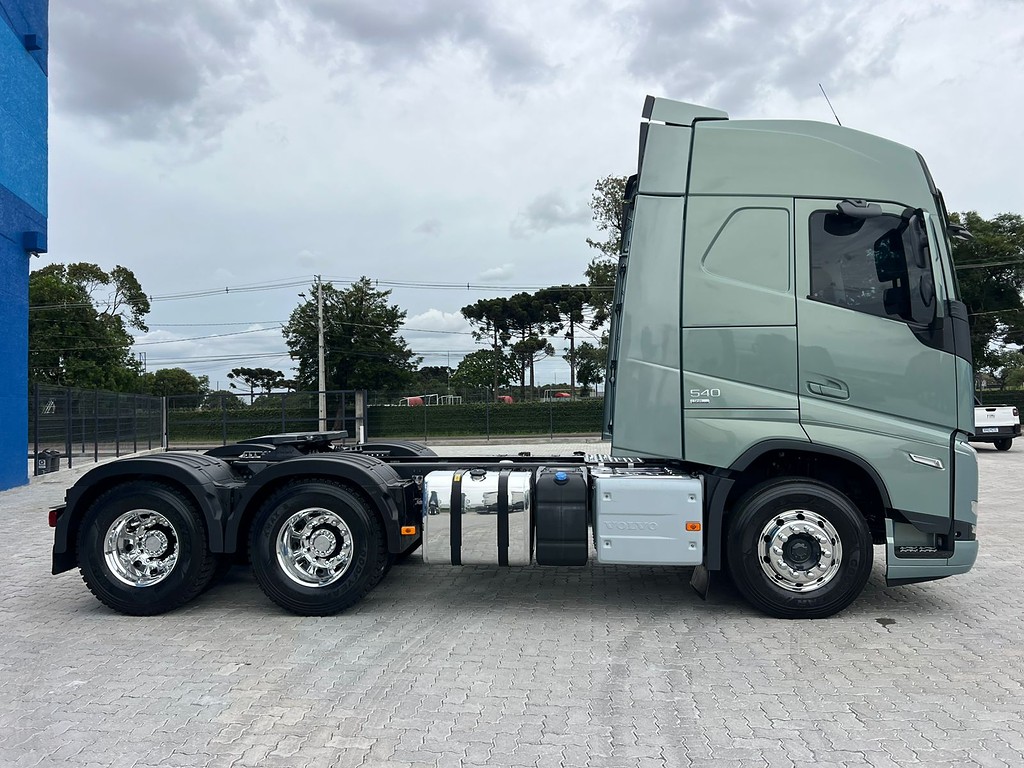 Caminhão VOLVO FH 540 Cavalo Mecânico ANO 2025 de Rodolima Caminhoes no Paraná