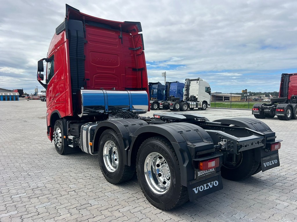 Caminhão VOLVO FH 540 Cavalo Mecânico ANO 2022 de Rodolima Caminhoes no Paraná