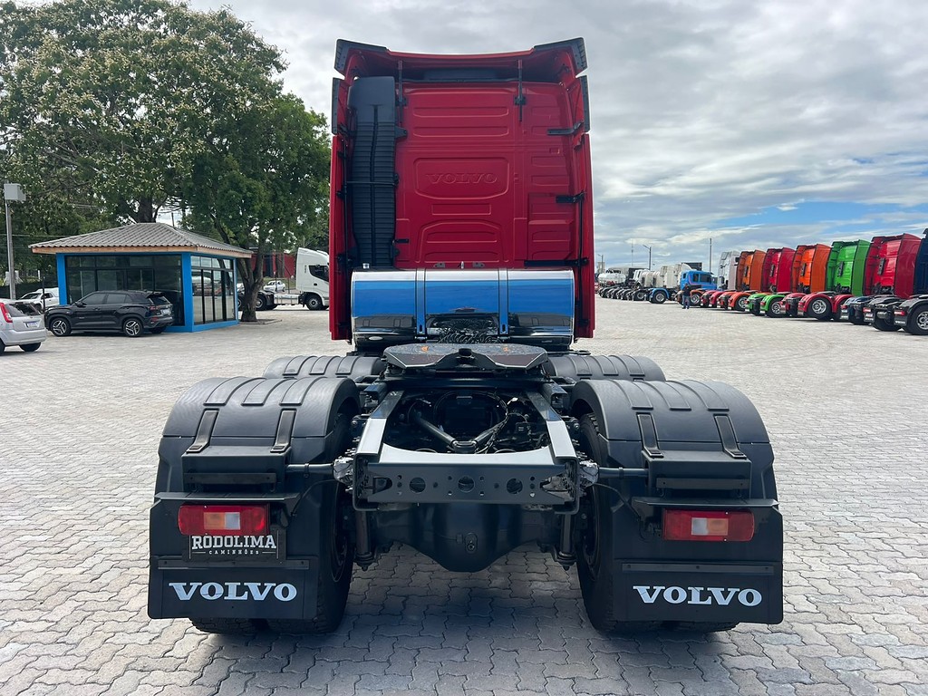 Caminhão VOLVO FH 540 Cavalo Mecânico ANO 2022 de Rodolima Caminhoes no Paraná