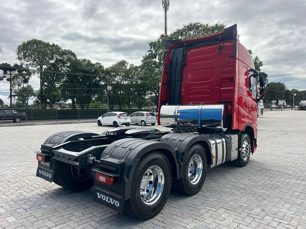 Caminhão VOLVO FH 540 Cavalo Mecânico ANO 2022 de Rodolima Caminhoes no Paraná