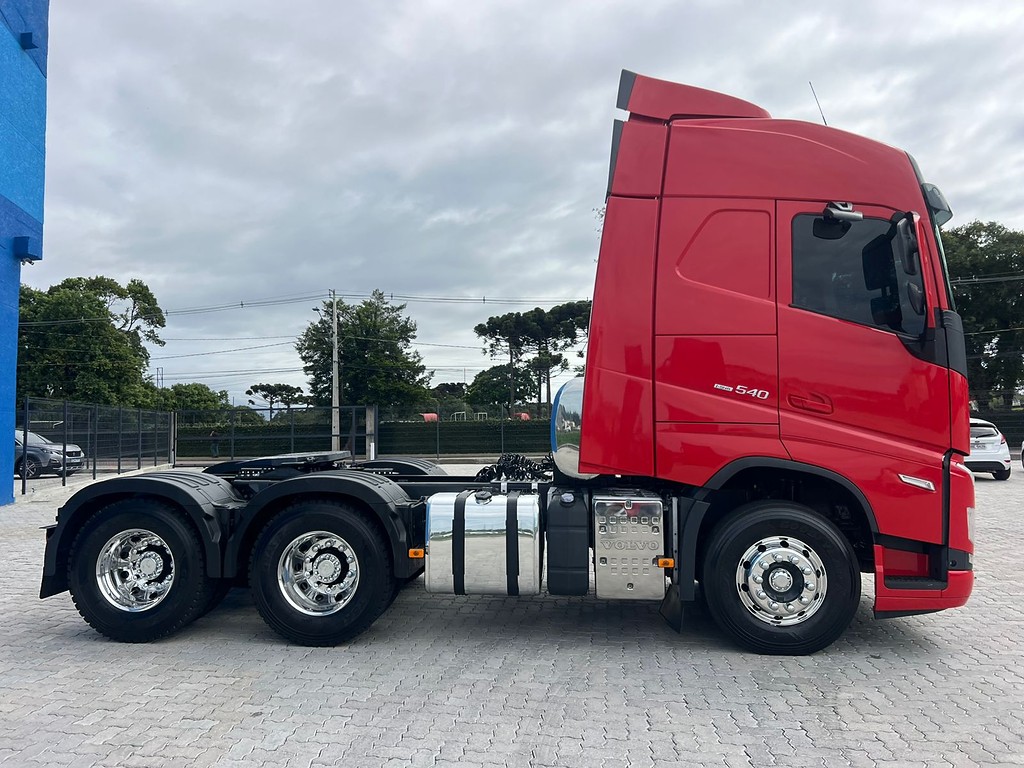 Caminhão VOLVO FH 540 Cavalo Mecânico ANO 2022 de Rodolima Caminhoes no Paraná