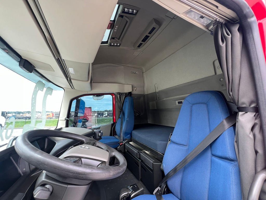 Caminhão VOLVO FH 540 Cavalo Mecânico ANO 2022 de Rodolima Caminhoes no Paraná