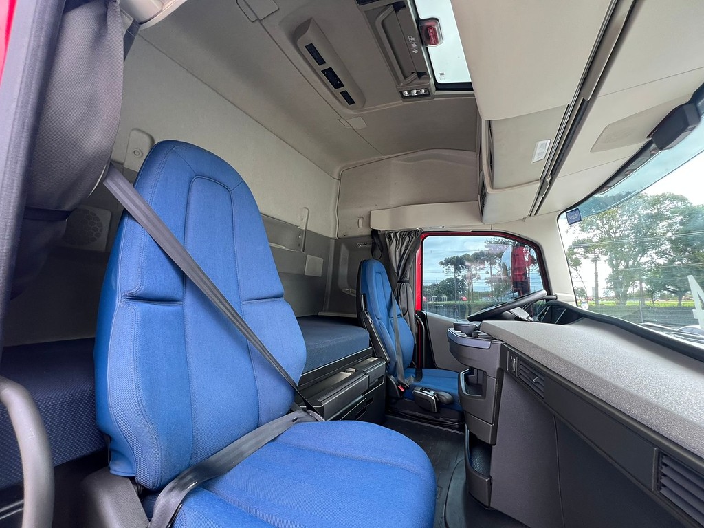 Caminhão VOLVO FH 540 Cavalo Mecânico ANO 2022 de Rodolima Caminhoes no Paraná
