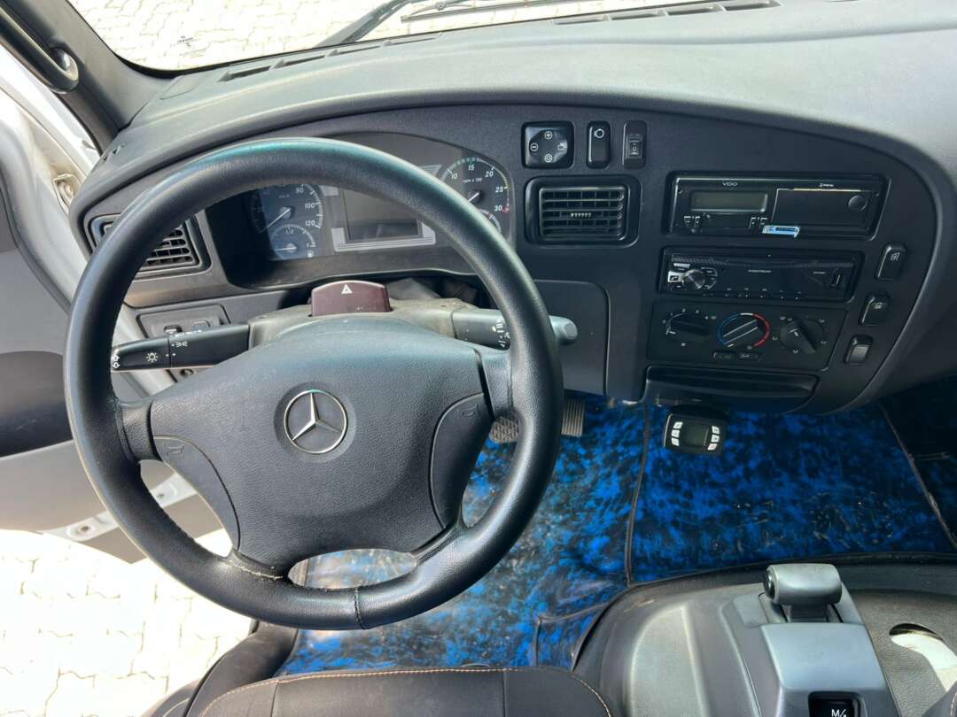 Caminhão MERCEDES BENZ MB 1016 Baú Frigorífico ANO 2023 de Rodolima Caminhoes no Paraná