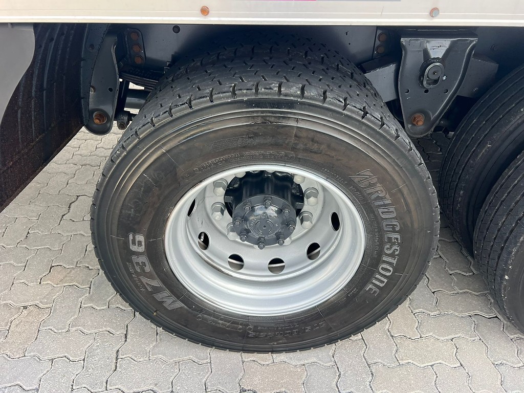 Caminhão VOLVO VM 270 Baú Furgão ANO 2021 de Rodolima Caminhoes no Paraná