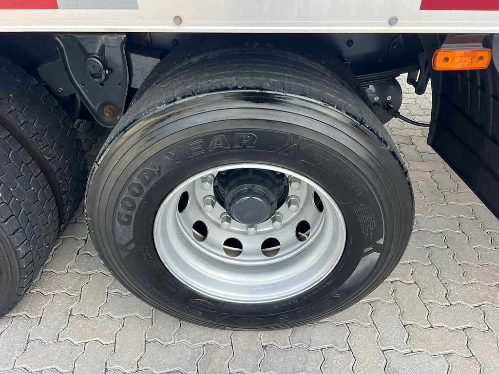 Caminhão VOLVO VM 270 Baú Furgão ANO 2021 de Rodolima Caminhoes no Paraná