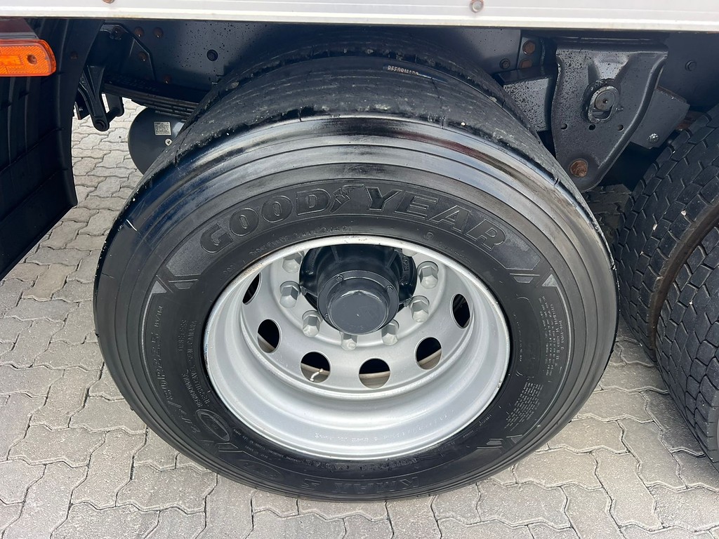 Caminhão VOLVO VM 270 Baú Furgão ANO 2021 de Rodolima Caminhoes no Paraná