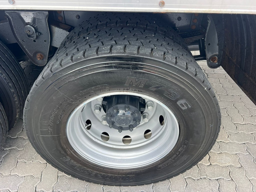 Caminhão VOLVO VM 270 Baú Furgão ANO 2021 de Rodolima Caminhoes no Paraná