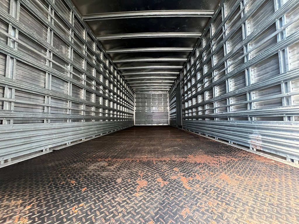 Caminhão VOLVO VM 270 Baú Furgão ANO 2021 de Rodolima Caminhoes no Paraná