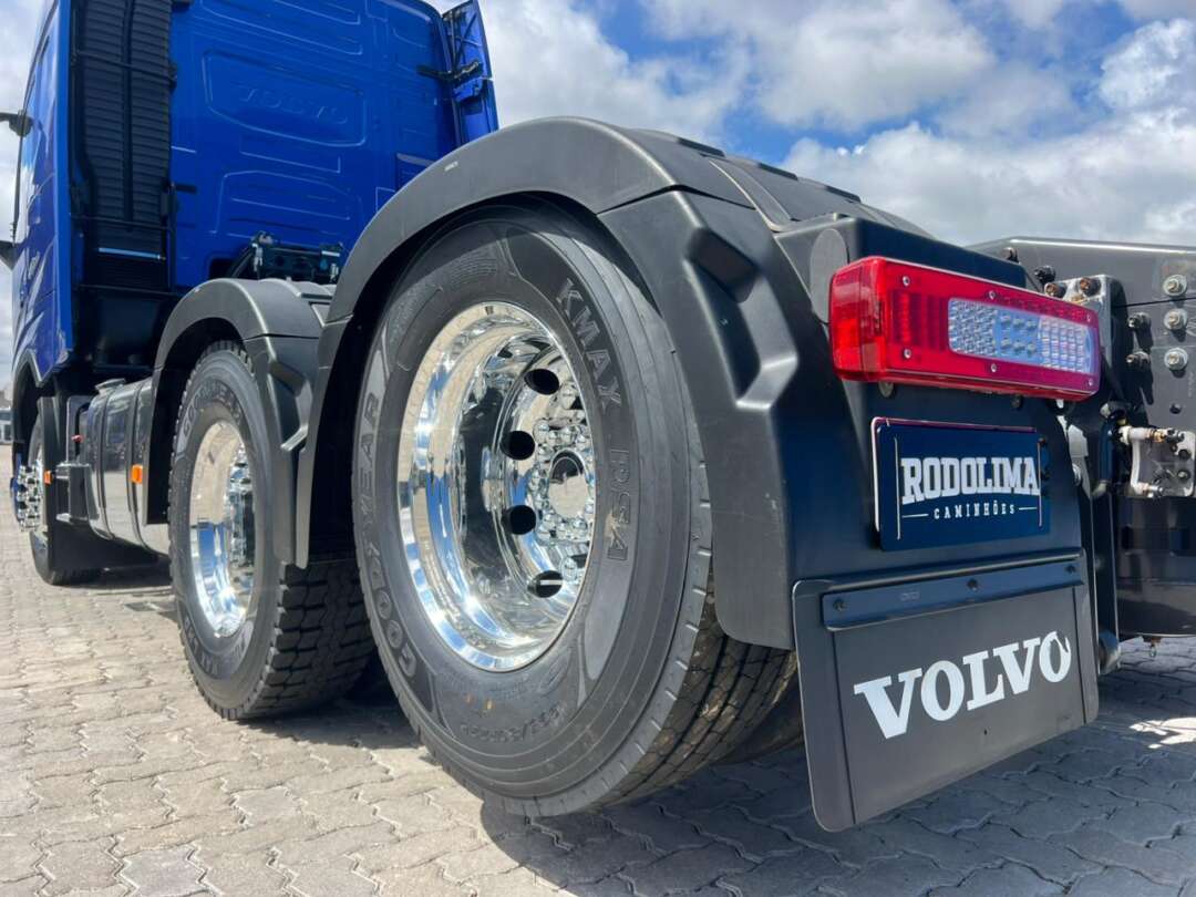Caminhão VOLVO FH 460 Cavalo Mecânico ANO 2024 de Rodolima Caminhoes no Paraná