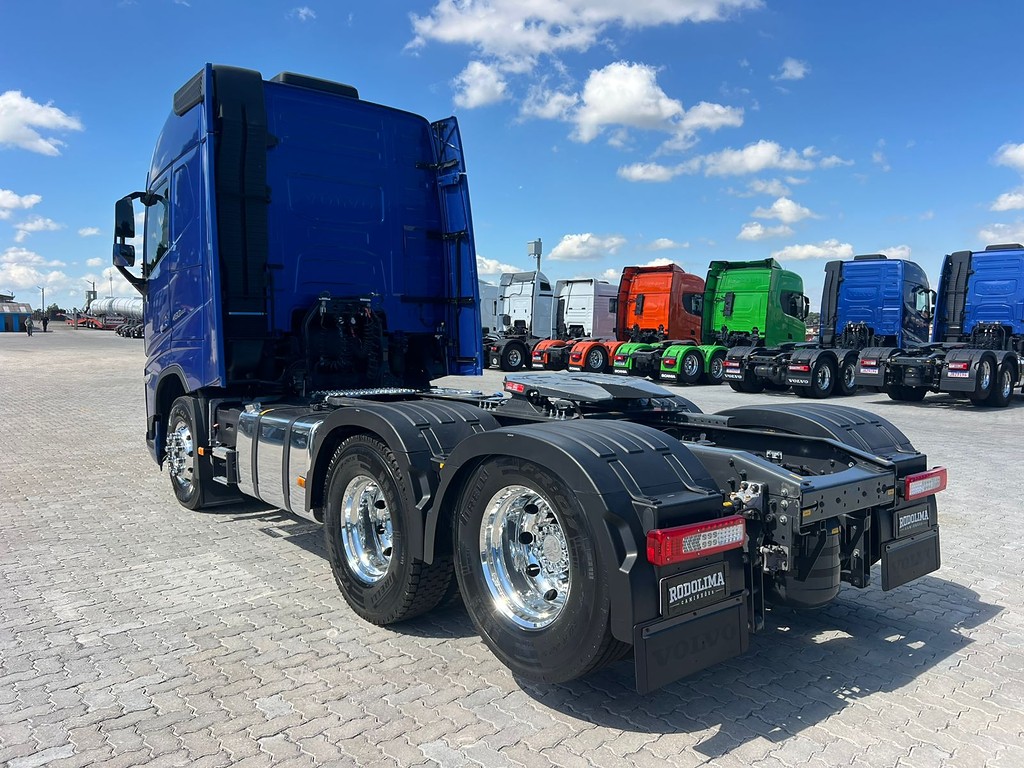 Caminhão VOLVO FH 460 Cavalo Mecânico ANO 2024 de Rodolima Caminhoes no Paraná