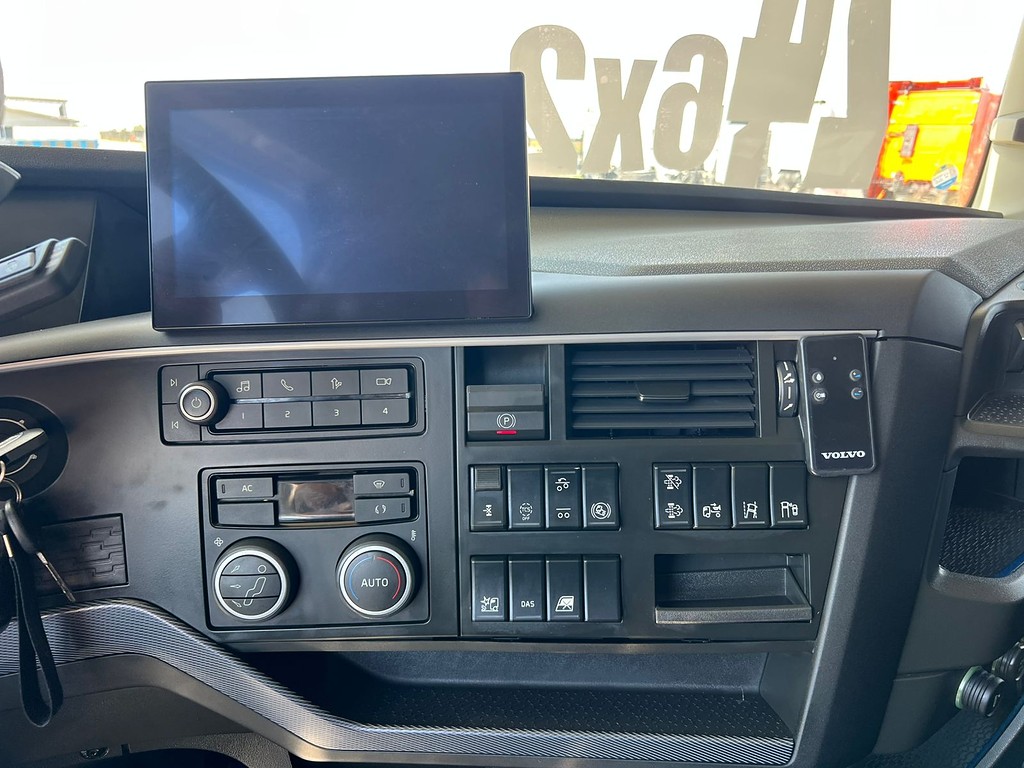 Caminhão VOLVO FH 460 Cavalo Mecânico ANO 2024 de Rodolima Caminhoes no Paraná