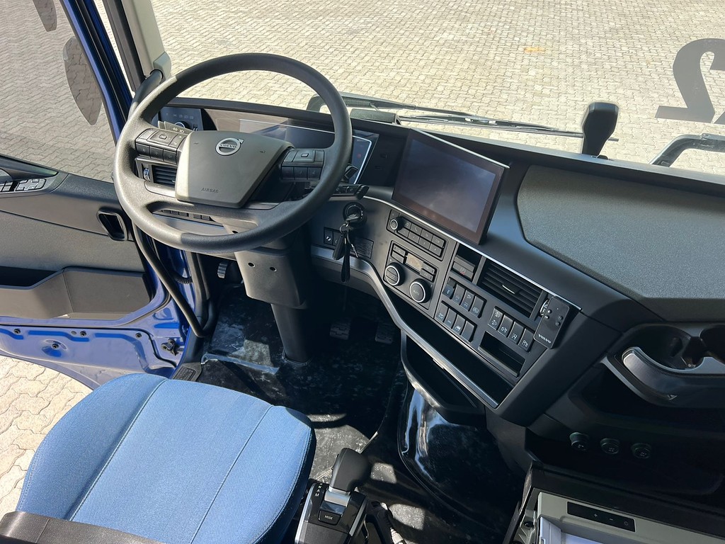 Caminhão VOLVO FH 460 Cavalo Mecânico ANO 2024 de Rodolima Caminhoes no Paraná