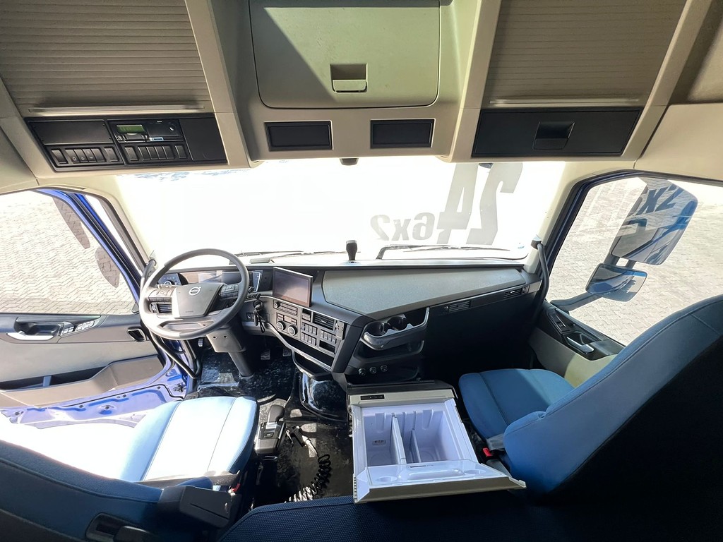 Caminhão VOLVO FH 460 Cavalo Mecânico ANO 2024 de Rodolima Caminhoes no Paraná