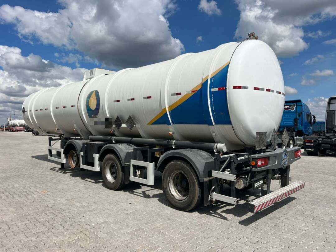 Carreta SEMI-REBOQUE TANQUE ACO Biasi ANO 2019 1+1+1 Vanderleia de Rodolima Caminhoes no Paraná