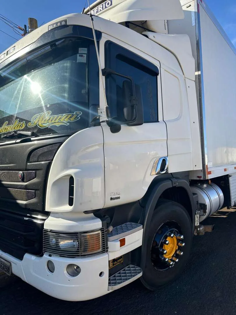 Caminhão SCANIA P250 Chassis ANO 2013 de Rivael Antunes Antunes em São Paulo