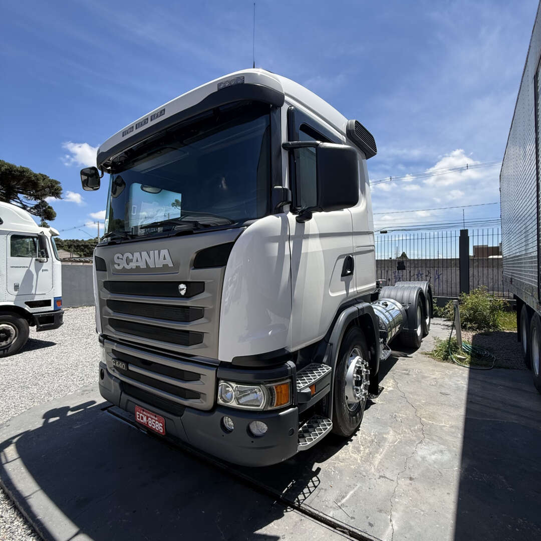 Caminhão SCANIA 440 Cavalo Mecânico ANO 2014 de M&S Caminhões no Paraná