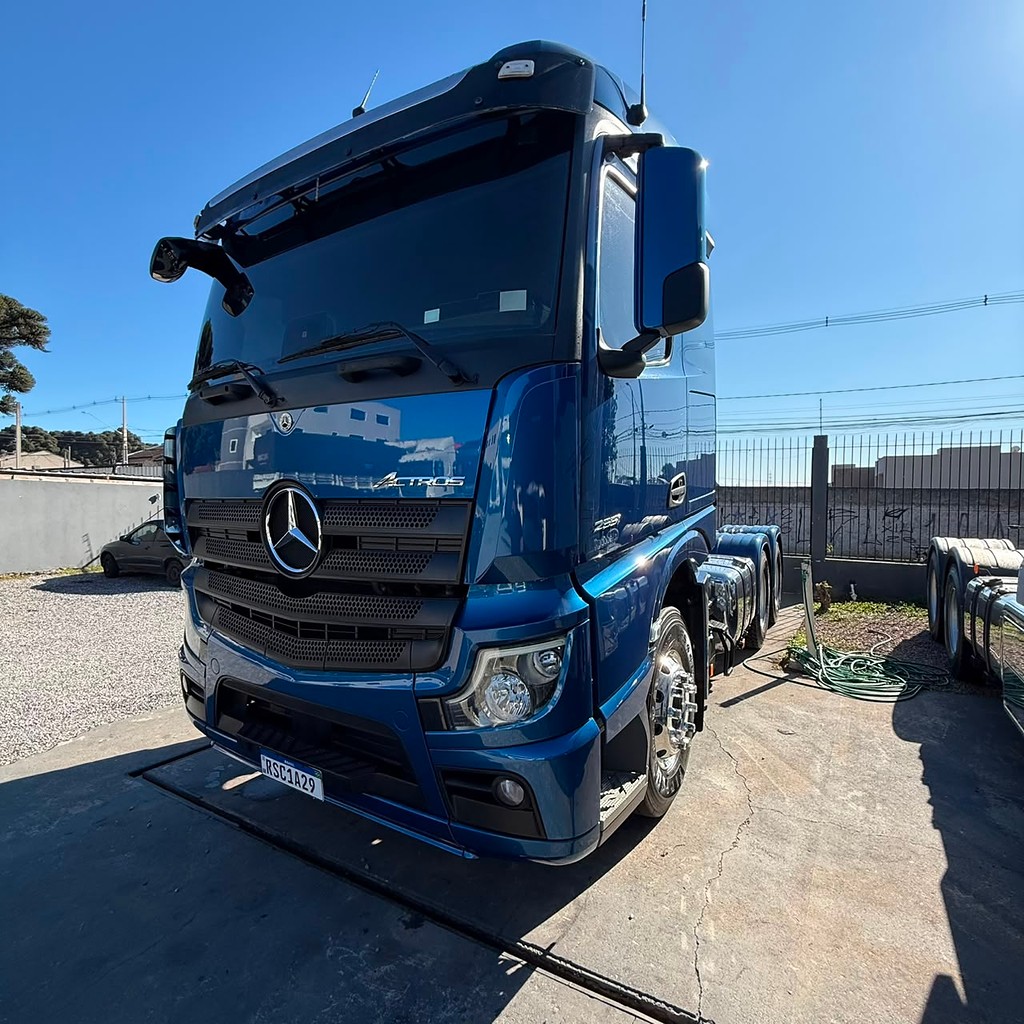 Caminhão MERCEDES BENZ MB 2651 Cavalo Mecânico ANO 2021 de M&S Caminhões no Paraná