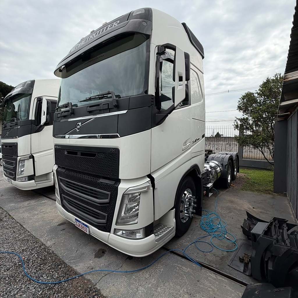 Caminhão VOLVO FH 540 Cavalo Mecânico ANO 2016 de M&S Caminhões no Paraná