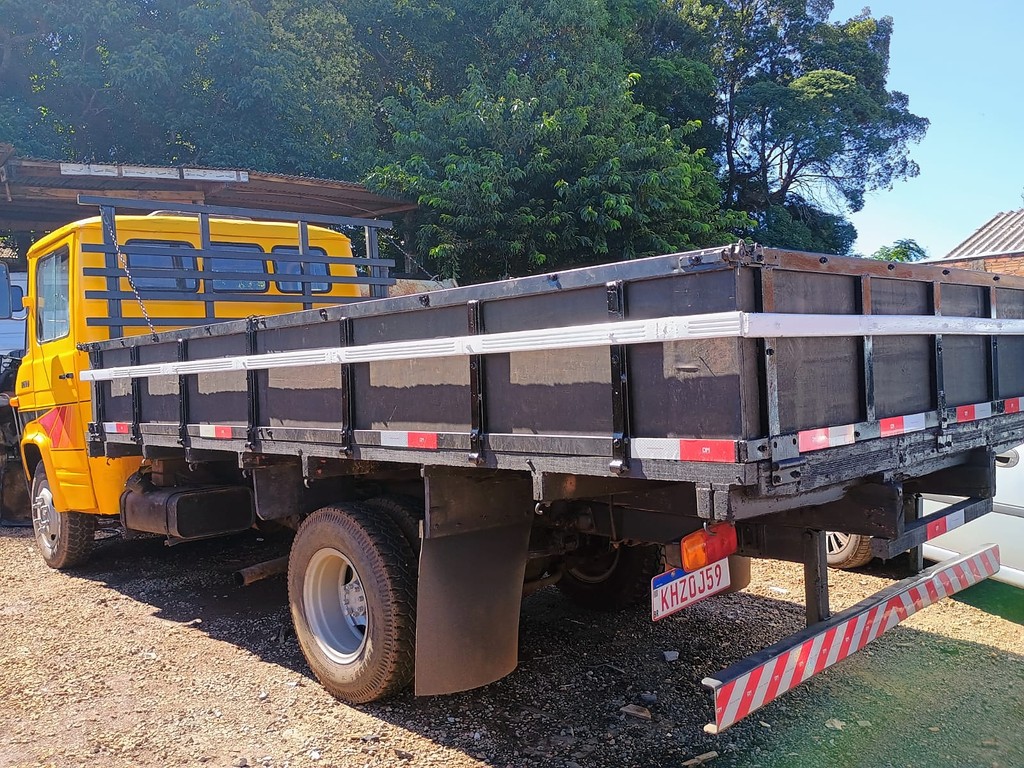 Caminhão MERCEDES BENZ MB 608 Carroceria ANO 1981 de Venda Truck Anuncios Guarapuava PR no Paraná