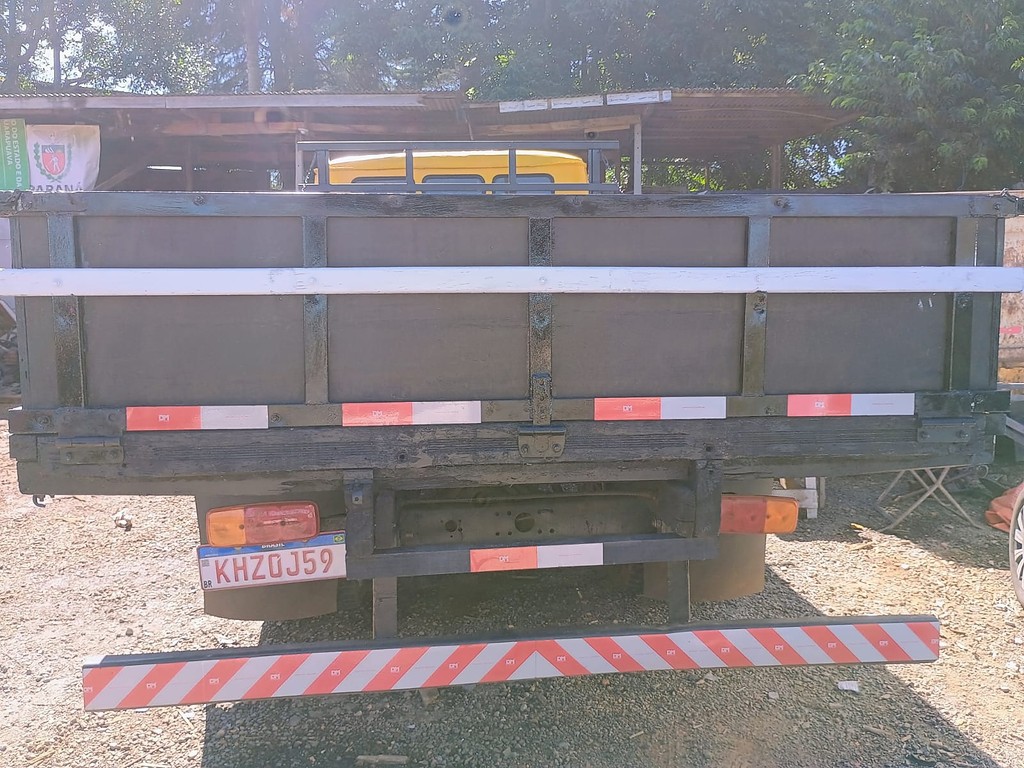 Caminhão MERCEDES BENZ MB 608 Carroceria ANO 1981 de Venda Truck Anuncios Guarapuava PR no Paraná