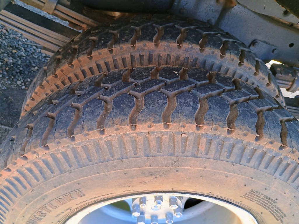 Caminhão MERCEDES BENZ MB 608 Carroceria ANO 1981 de Venda Truck Anuncios Guarapuava PR no Paraná