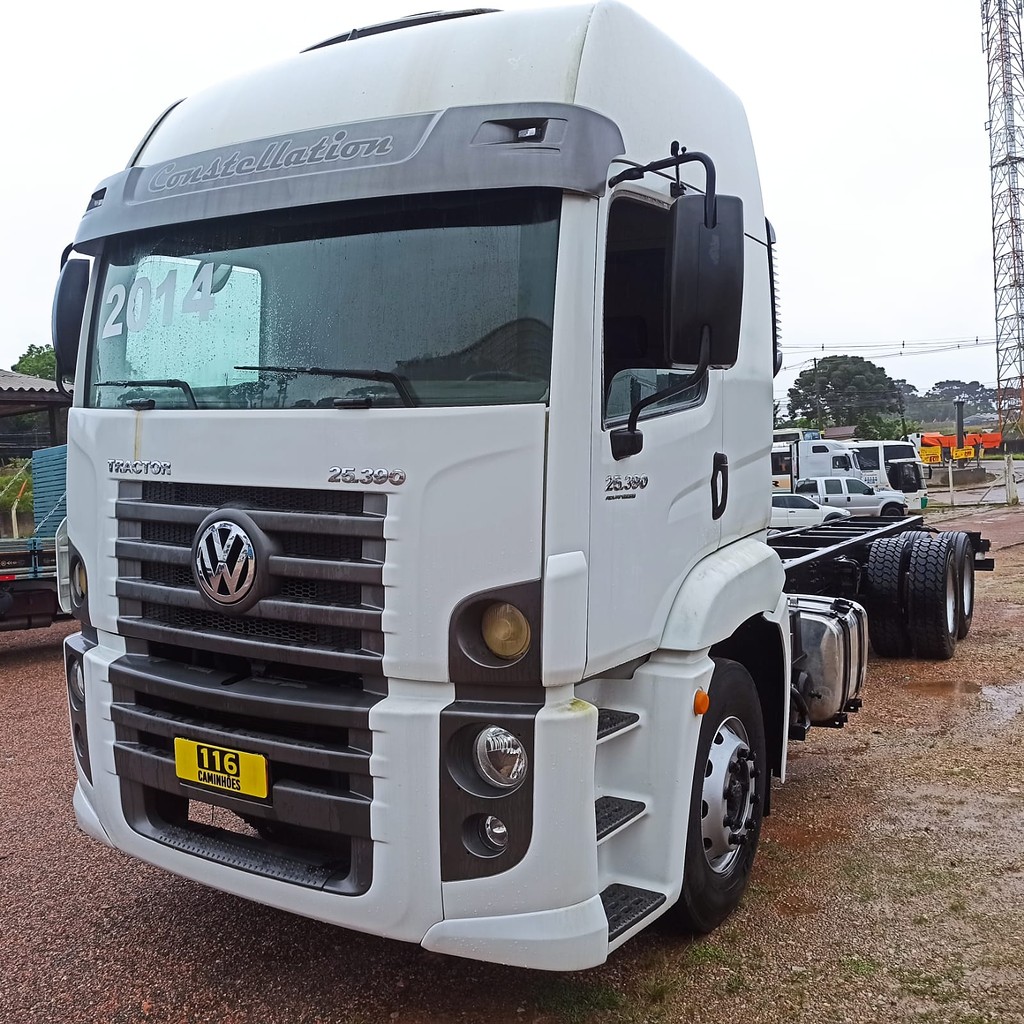 Caminhão VOLKSWAGEN VW 25390 Chassis ANO 2014 de 116 Caminhões no Paraná