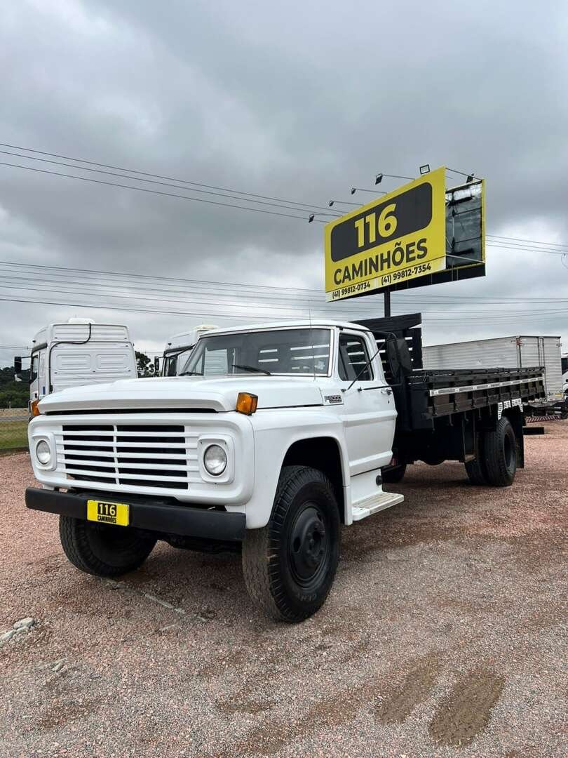 Caminhão FORD F-11000 Graneleiro ANO 1983 de 116 Caminhões no Paraná
