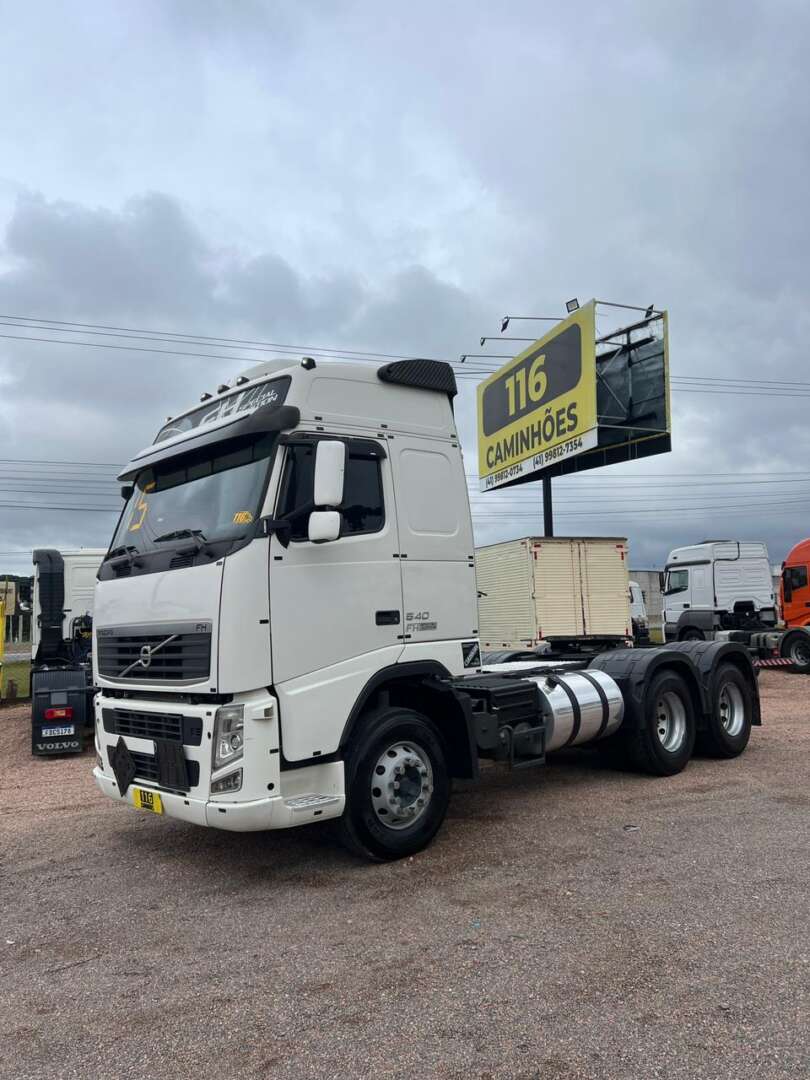 Caminhão VOLVO FH 540 Cavalo Mecânico ANO 2015 de 116 Caminhões no Paraná