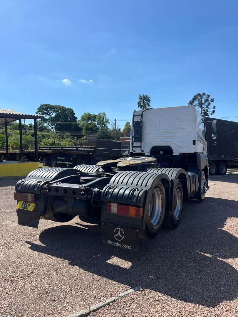 Caminhão MERCEDES BENZ MB 2540 Cavalo Mecânico ANO 2009 de 116 Caminhões no Paraná