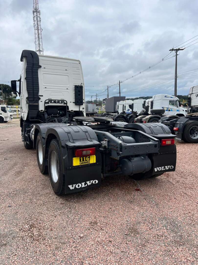 Caminhão VOLVO FH 540 Cavalo Mecânico ANO 2015 de 116 Caminhões no Paraná