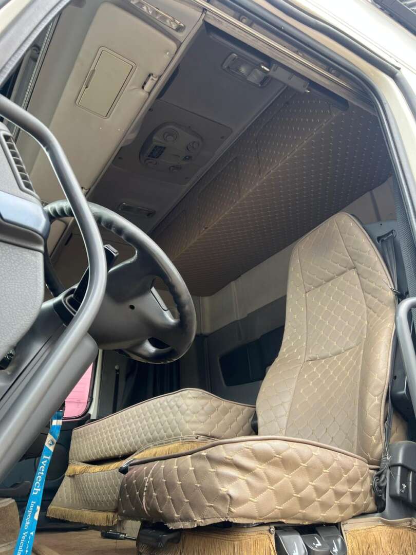 Caminhão VOLVO FH 540 Cavalo Mecânico ANO 2015 de 116 Caminhões no Paraná