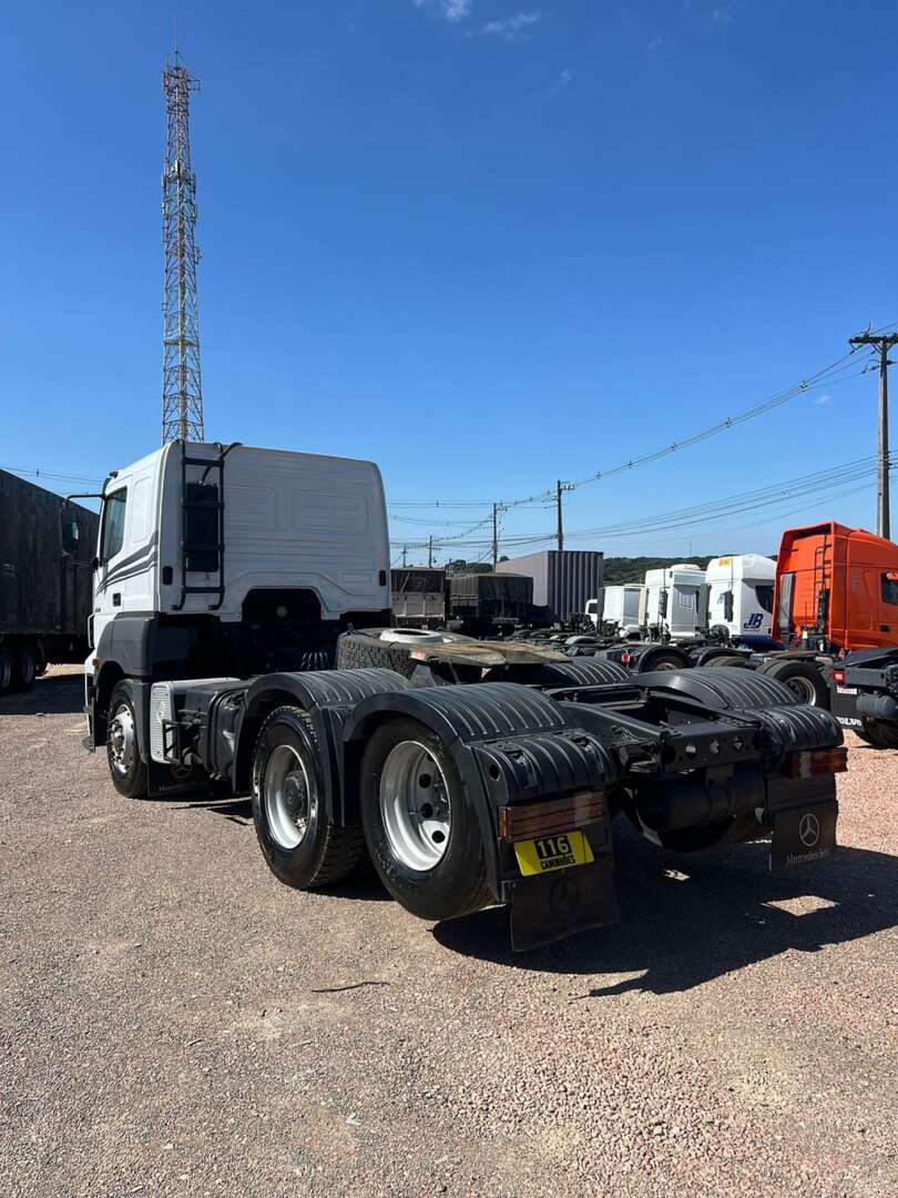 Caminhão MERCEDES BENZ MB 2540 Cavalo Mecânico ANO 2009 de 116 Caminhões no Paraná