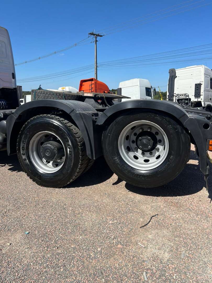 Caminhão MERCEDES BENZ MB 2540 Cavalo Mecânico ANO 2009 de 116 Caminhões no Paraná