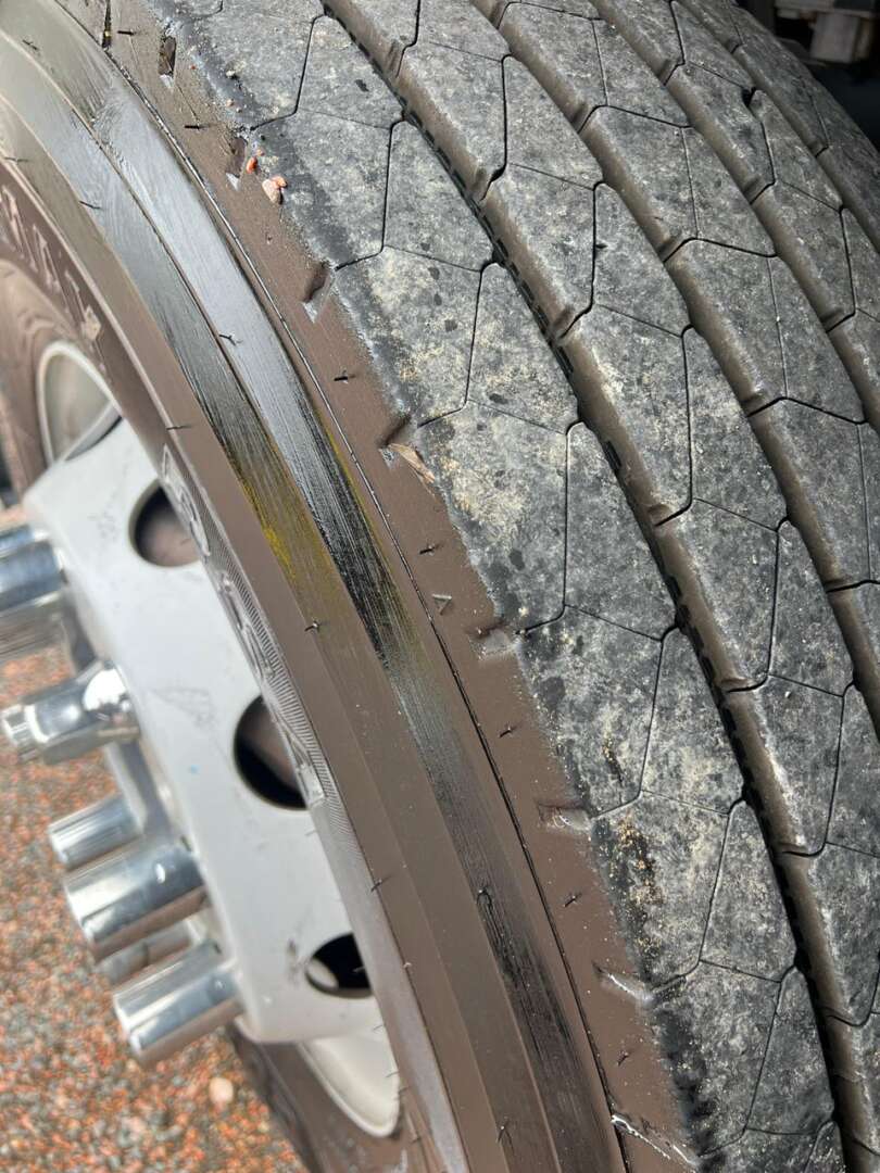 Caminhão VOLVO FH 540 Cavalo Mecânico ANO 2015 de 116 Caminhões no Paraná