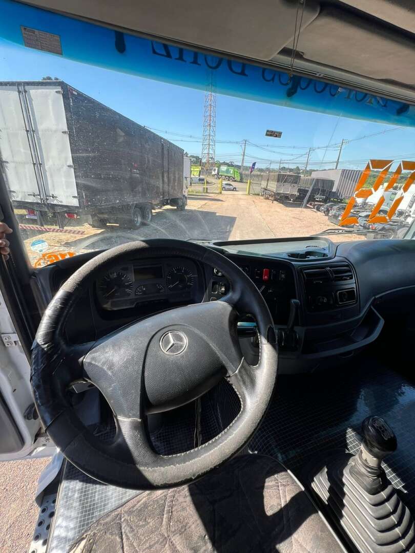 Caminhão MERCEDES BENZ MB 2540 Cavalo Mecânico ANO 2009 de 116 Caminhões no Paraná