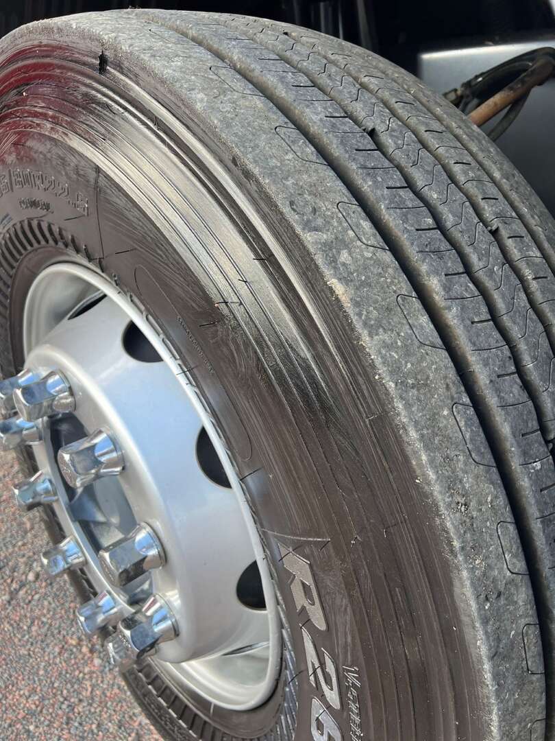 Caminhão VOLVO FH 460 Cavalo Mecânico ANO 2014 de 116 Caminhões no Paraná