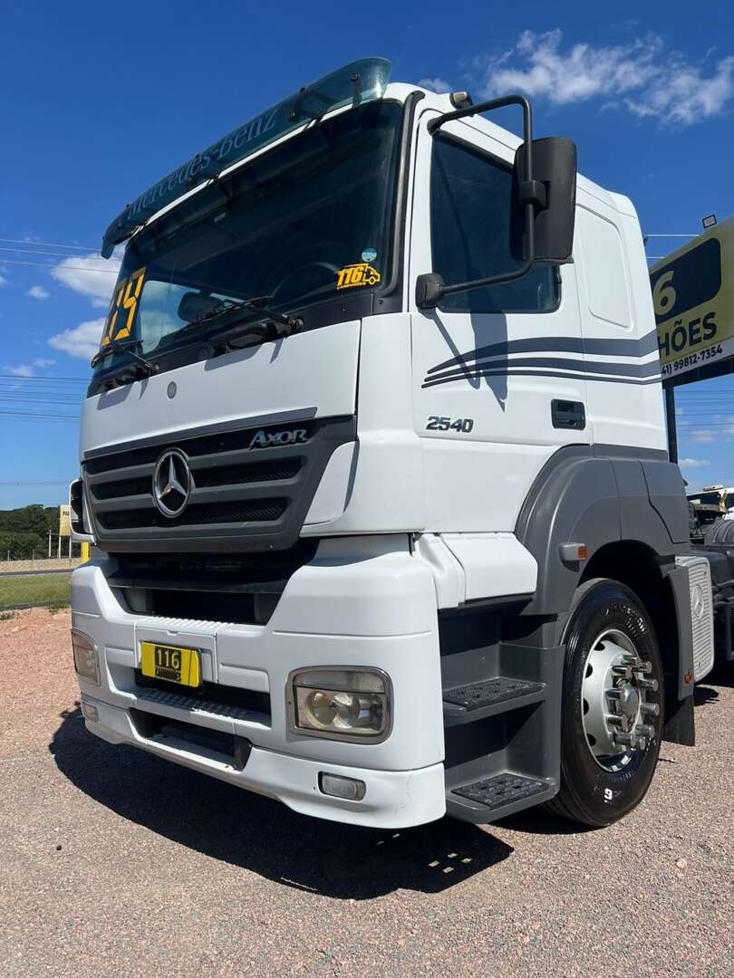Caminhão MERCEDES BENZ MB 2540 Cavalo Mecânico ANO 2009 de 116 Caminhões no Paraná