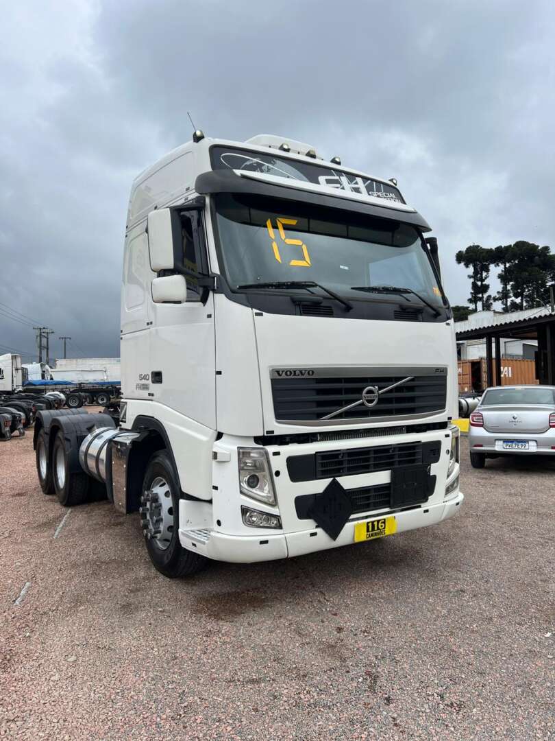 Caminhão VOLVO FH 540 Cavalo Mecânico ANO 2015 de 116 Caminhões no Paraná