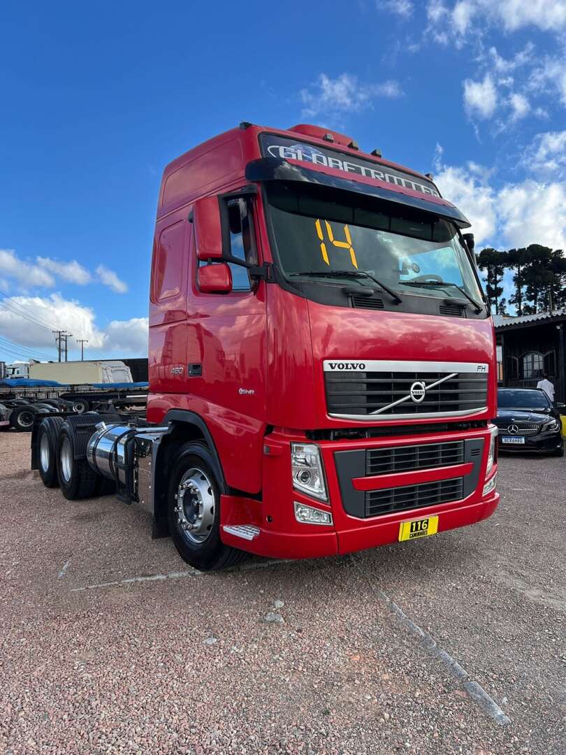 Caminhão VOLVO FH 460 Cavalo Mecânico ANO 2014 de 116 Caminhões no Paraná