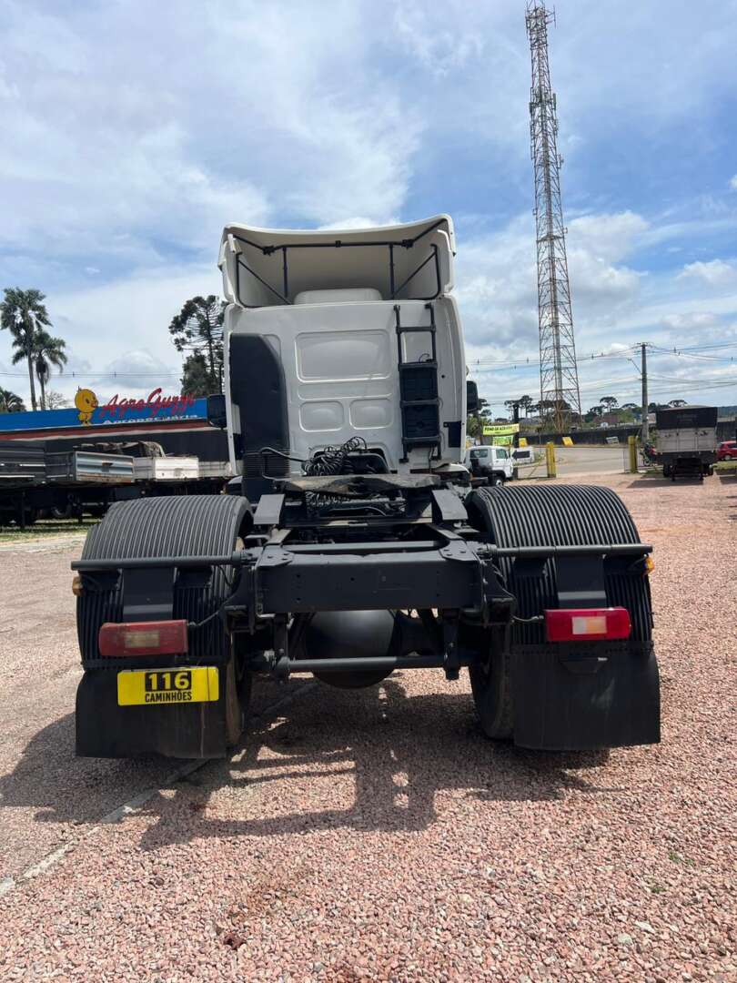 Caminhão VOLVO VM 310 Cavalo Mecânico ANO 2006 de 116 Caminhões no Paraná