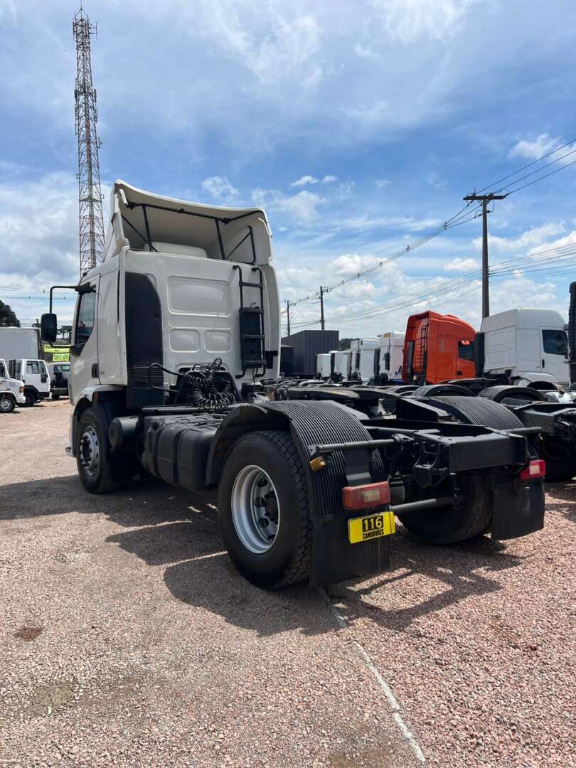 Caminhão VOLVO VM 310 Cavalo Mecânico ANO 2006 de 116 Caminhões no Paraná