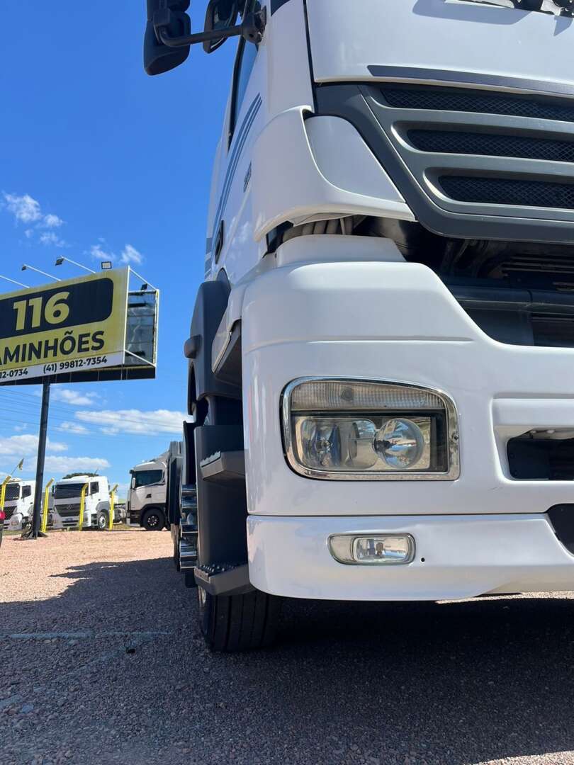 Caminhão MERCEDES BENZ MB 2540 Cavalo Mecânico ANO 2009 de 116 Caminhões no Paraná