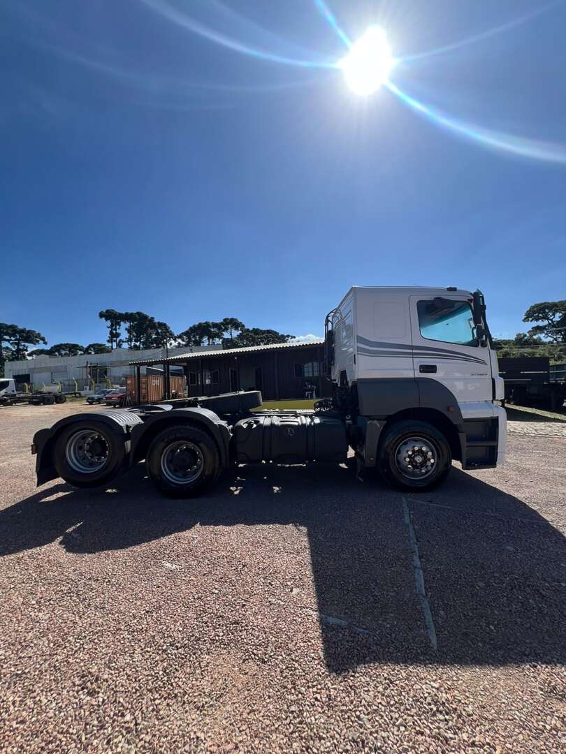 Caminhão MERCEDES BENZ MB 2540 Cavalo Mecânico ANO 2009 de 116 Caminhões no Paraná
