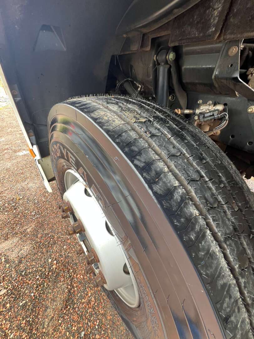 Caminhão MERCEDES BENZ MB 2546 Cavalo Mecânico ANO 2019 de 116 Caminhões no Paraná