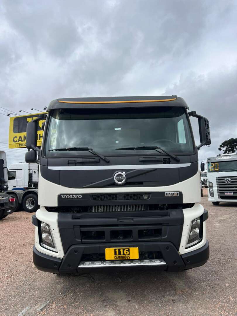 Caminhão VOLVO FMX 540 Cavalo Mecânico ANO 2019 de 116 Caminhões no Paraná