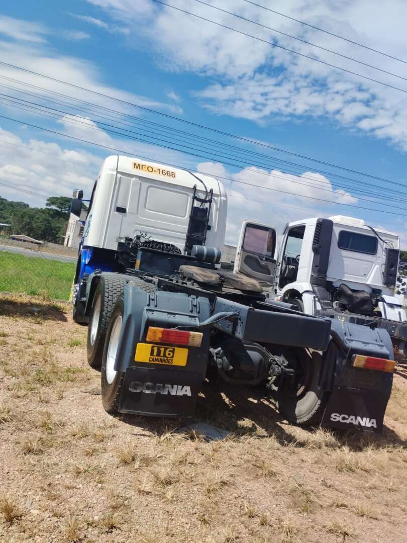 Caminhão SCANIA P420 Cavalo Mecânico ANO 2006 de 116 Caminhões no Paraná