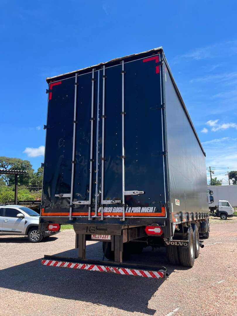 Caminhão VOLVO VM 260 Baú Sider ANO 2007 de 116 Caminhões no Paraná