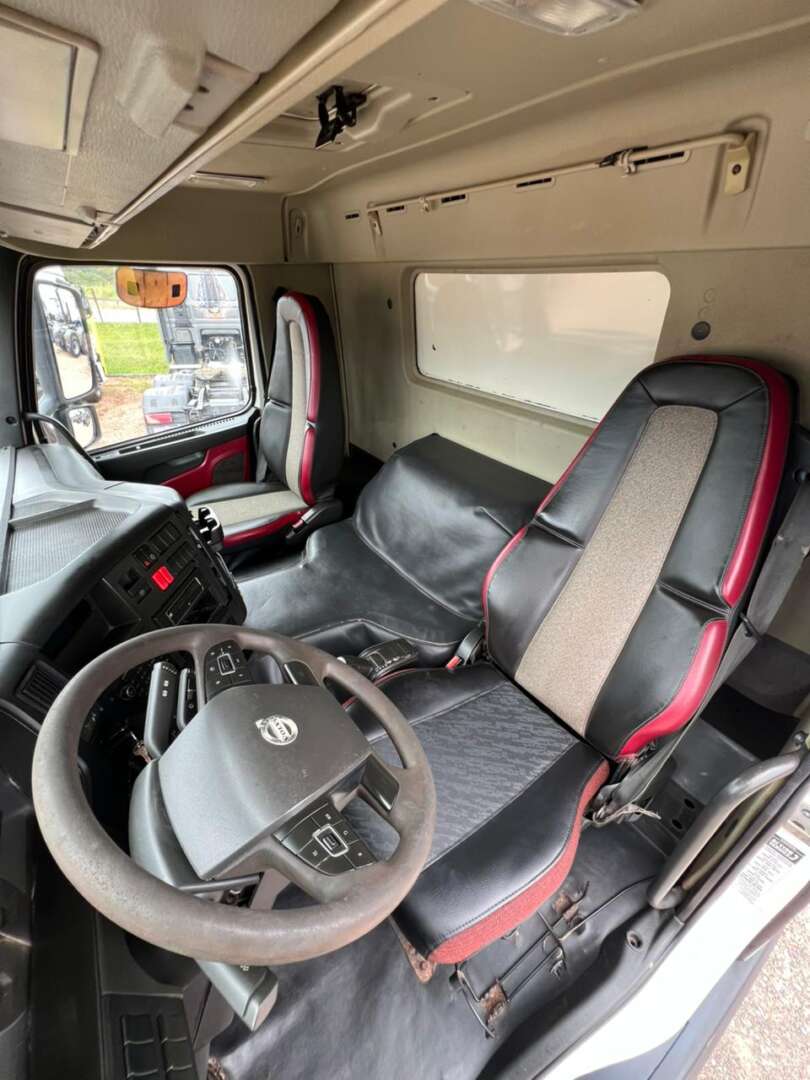 Caminhão VOLVO FMX 540 Cavalo Mecânico ANO 2019 de 116 Caminhões no Paraná