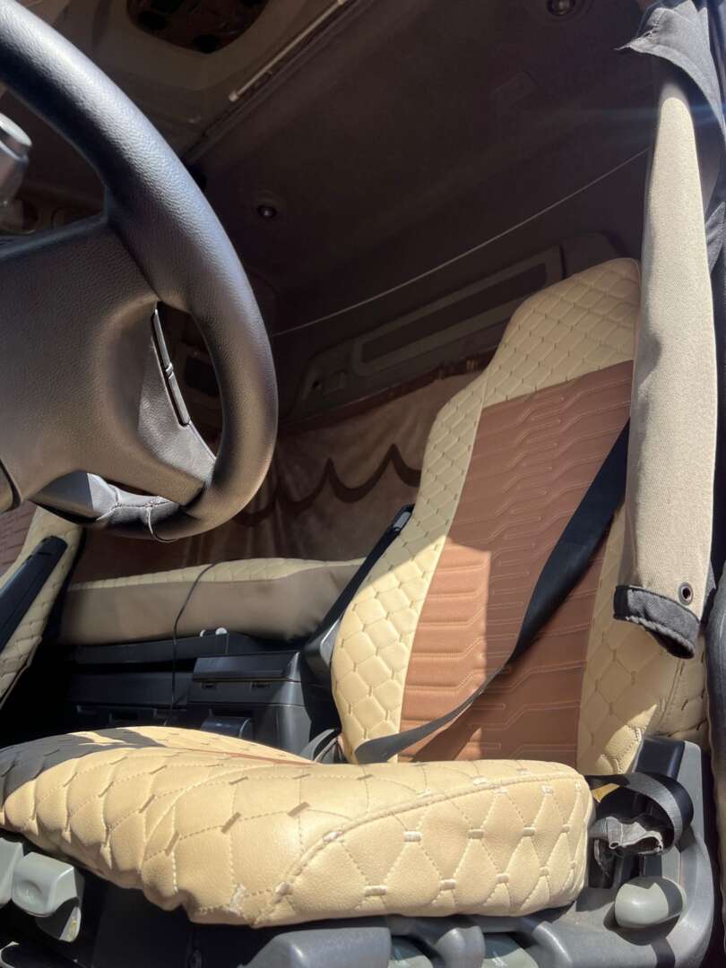 Caminhão IVECO HI WAY 440 Outras ANO 2014 de 116 Caminhões no Paraná